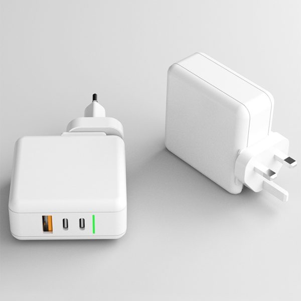 IP8G0673B_3.jpg 65W USB Ports x 1 + Type-C Port x 2 GaN Portable Mini Fast Charger Travel Charger with UK & US & EU Plug Set