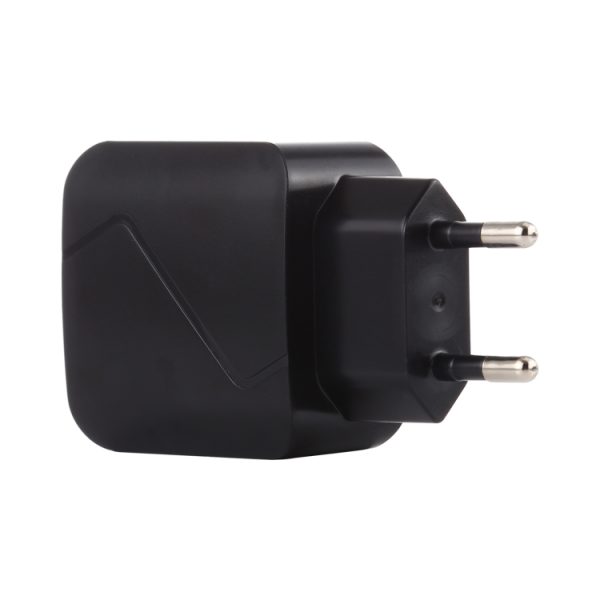 IP8G5890B_3.jpg LZ-819A+C QC3.0 USB + PD 18W USB-C / Type-C Interfaces Travel Charger with Indicator Light, EU Plug, EU Plug