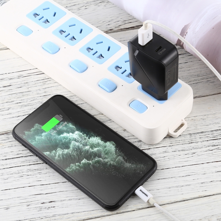 LZ-819A+C QC3.0 USB + PD 18W USB-C / Type-C Interfaces Travel Charger with Indicator Light, EU Plug, EU Plug 5 LZ-819A+C QC3.0 USB + PD 18W USB-C / Type-C Interfaces Travel Charger with Indicator Light, EU Plug, EU Plug - Image 5